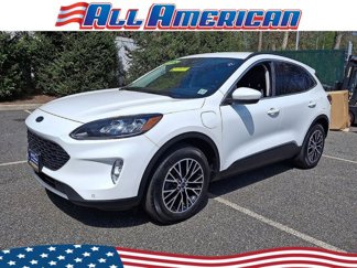 Certified 2022 Ford Escape Titanium image 1
