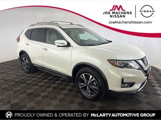Used 2017 Nissan Rogue SL image 1