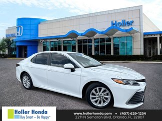 Used 2022 Toyota Camry LE image 1