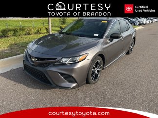 Used 2018 Toyota Camry L image 1