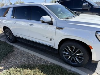 Used 2021 GMC Yukon XL SLT w/ SLT Luxury Plus Package image 1