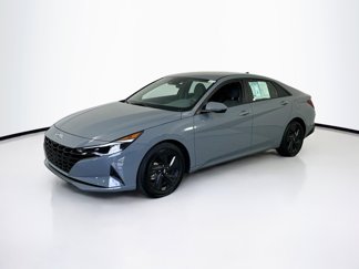 Used 2022 Hyundai Elantra SEL image 1