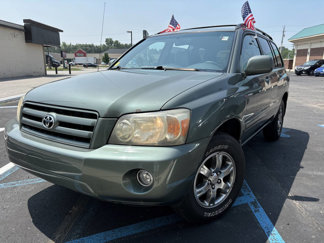 Used 2004 Toyota Highlander 2WD V6 image 1
