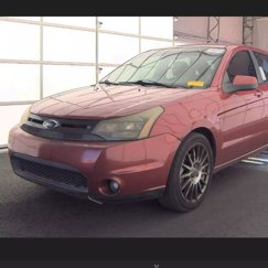 Used 2010 Ford Focus SES image 1