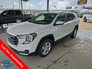 Used 2024 GMC Terrain SLE image 1
