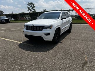 Used 2020 Jeep Grand Cherokee Altitude image 1