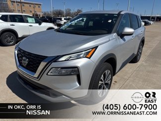 Used 2023 Nissan Rogue SV image 1