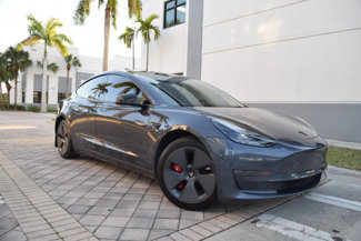 Used 2022 Tesla Model 3 Long Range image 1