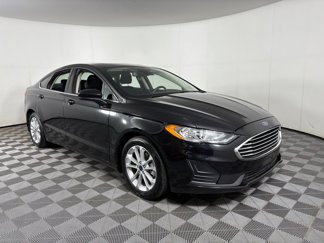 Certified 2020 Ford Fusion SE image 1