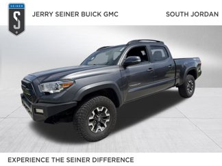 Used 2017 Toyota Tacoma TRD Off-Road image 1