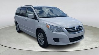 Used 2012 Volkswagen Routan SE image 1