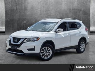 Used 2020 Nissan Rogue SV image 1