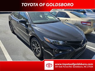 Used 2023 Toyota Camry SE image 1