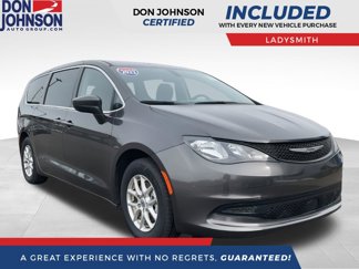 Used 2022 Chrysler Voyager LX image 1
