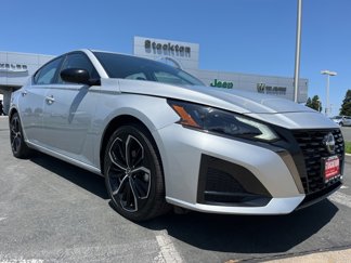Used 2024 Nissan Altima 2.5 SR w/ SR Premium Package image 1