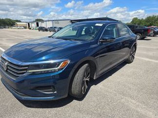 Used 2022 Volkswagen Passat 2.0T SE image 1