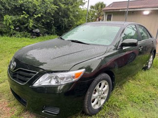Used 2011 Toyota Camry LE image 1