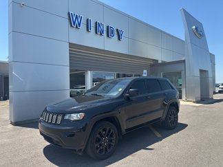 Used 2017 Jeep Grand Cherokee Altitude image 1