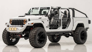 Used 2025 Jeep Gladiator Sport image 1