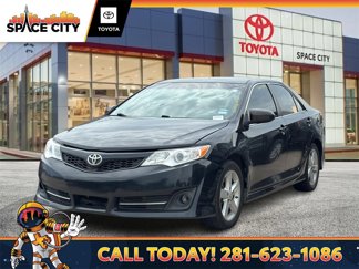 Used 2013 Toyota Camry SE image 1