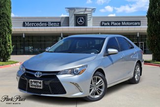Used 2017 Toyota Camry SE image 1
