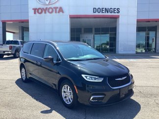 Used 2023 Chrysler Pacifica Touring-L image 1