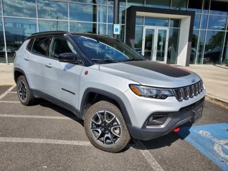 Used 2024 Jeep Compass Trailhawk image 1