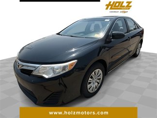 Used 2014 Toyota Camry LE image 1