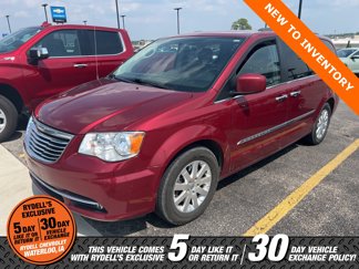 Used 2016 Chrysler Town & Country Touring w/ Driver Convenience Group image 1
