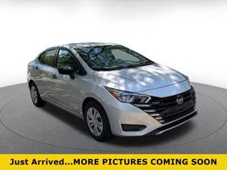 Used 2024 Nissan Versa S image 1