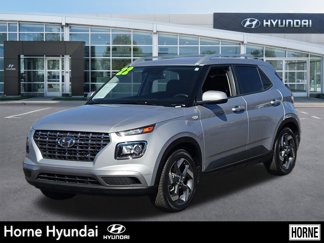Used 2022 Hyundai Venue SEL video 1