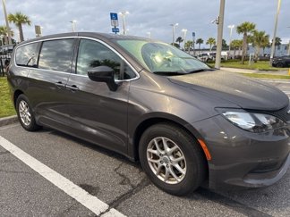 Used 2023 Chrysler Voyager LX image 1