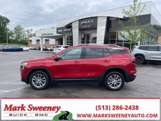 Used 2022 GMC Terrain SLT w/ Infotainment Package II image 1