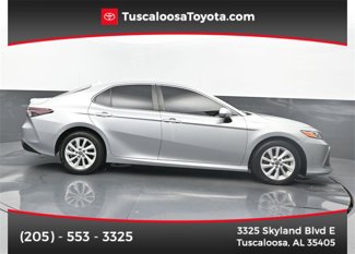 Used 2022 Toyota Camry LE image 1