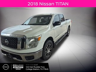 Used 2018 Nissan Titan SV image 1