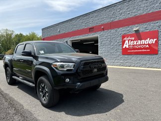 Used 2019 Toyota Tacoma TRD Off-Road image 1