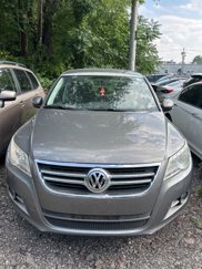 Used 2011 Volkswagen Tiguan S image 1