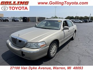 Used 2005 Lincoln Town Car Signature image 1