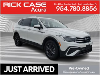 Used 2023 Volkswagen Tiguan SE image 1