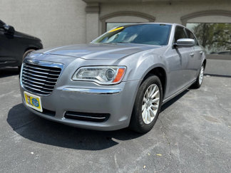 Used 2014 Chrysler 300 image 1