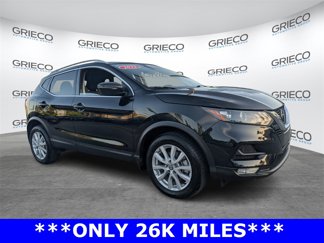 Used 2022 Nissan Rogue Sport SV image 1