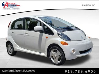 Used 2016 Mitsubishi i ES image 1
