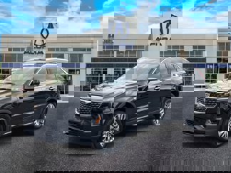 Used 2024 Cadillac XT4 Premium Luxury image 1