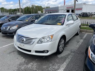 Used 2010 Toyota Avalon XLS image 1