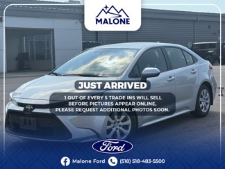 Used 2022 Toyota Corolla LE image 1