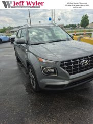Used 2023 Hyundai Venue SEL image 1