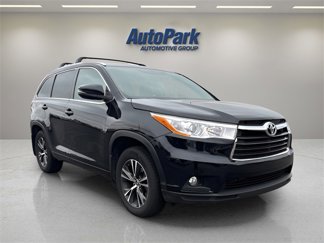 Used 2016 Toyota Highlander XLE image 1