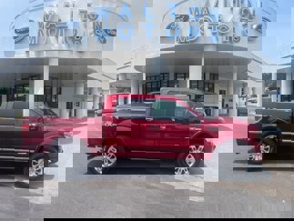 Used 2014 Ford F150 Platinum image 1