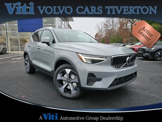 Used 2025 Volvo XC40 B5 Core w/ Protection Package Premier image 1