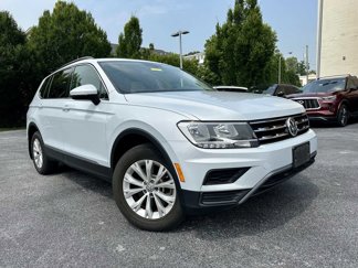Used 2018 Volkswagen Tiguan SE w/ Panoramic Sunroof Package image 1